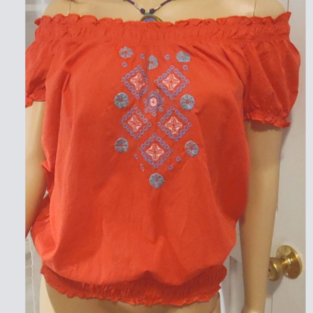 Embroidered Off The Shoulders Top L